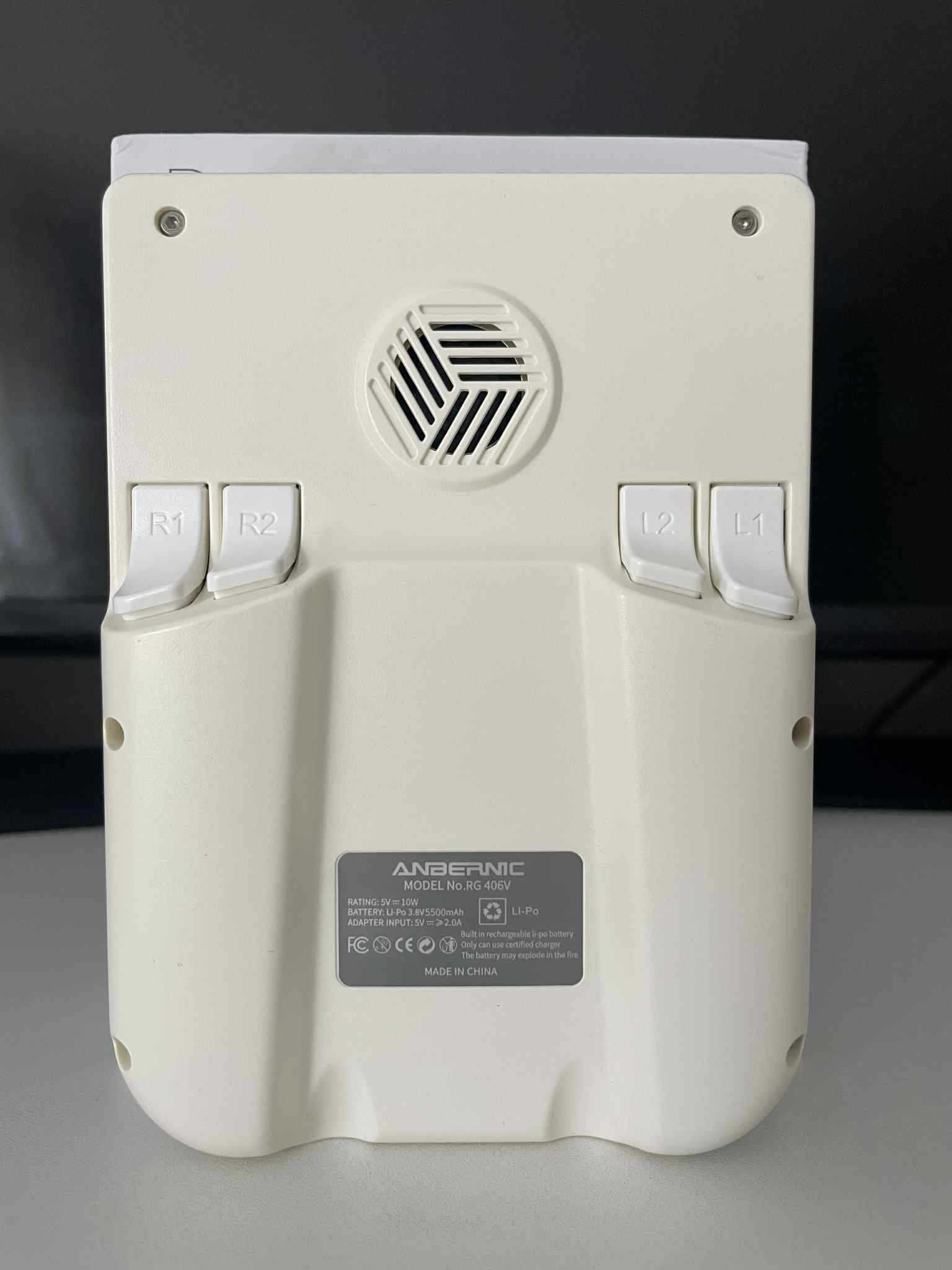 Konsola retro - Anbernic rg406v - android