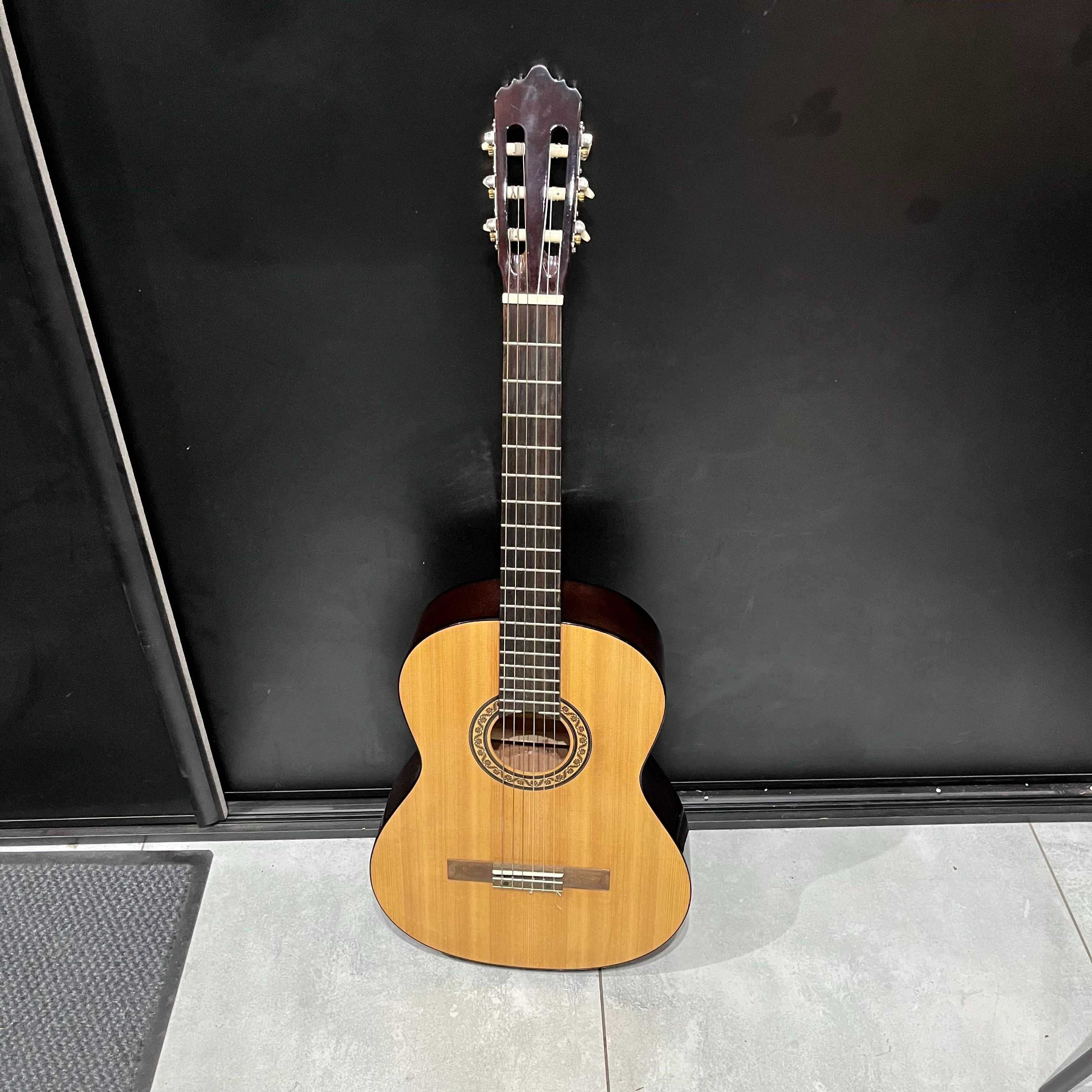 Gitara klasyczna Santos Martinez SM44 + Futerał + Stojak