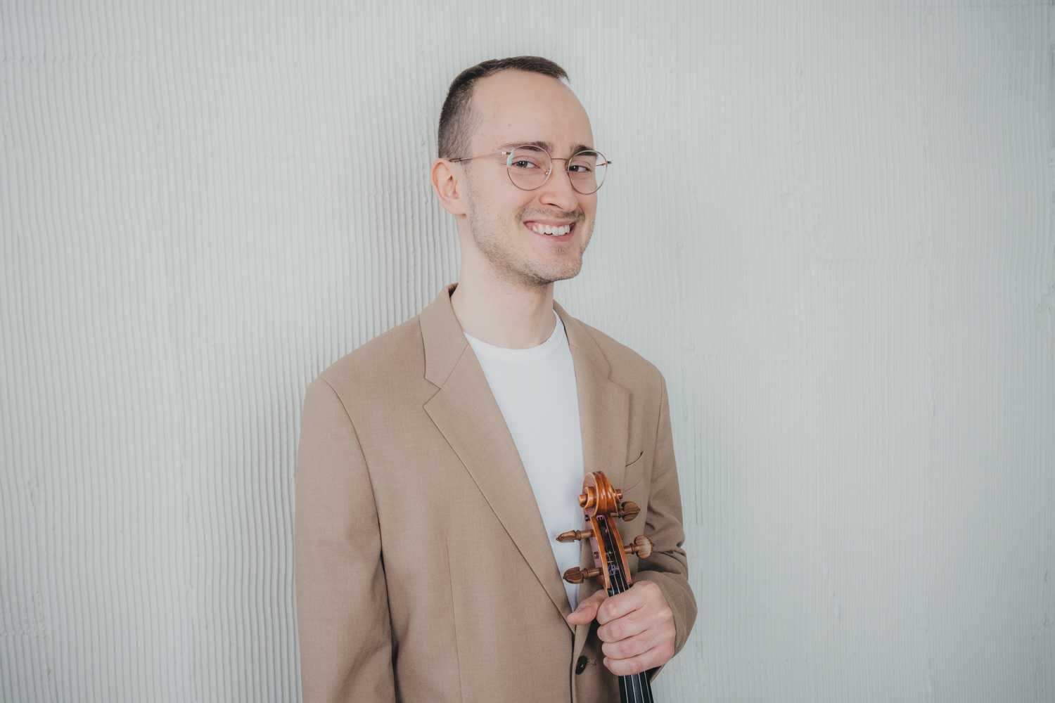 Skrzypce-Oprawa muzyczna uroczystości/ślub/pogrzeb. ArtyściFilharmonii