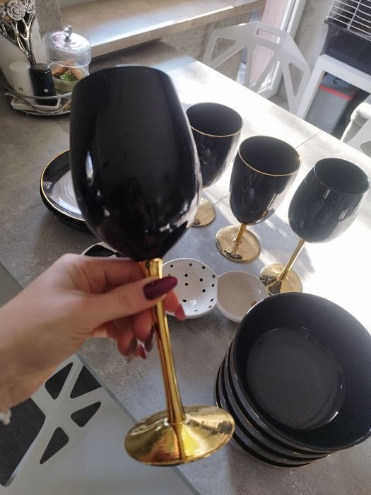 Home&You zastawa Glamoure czarno - złota.