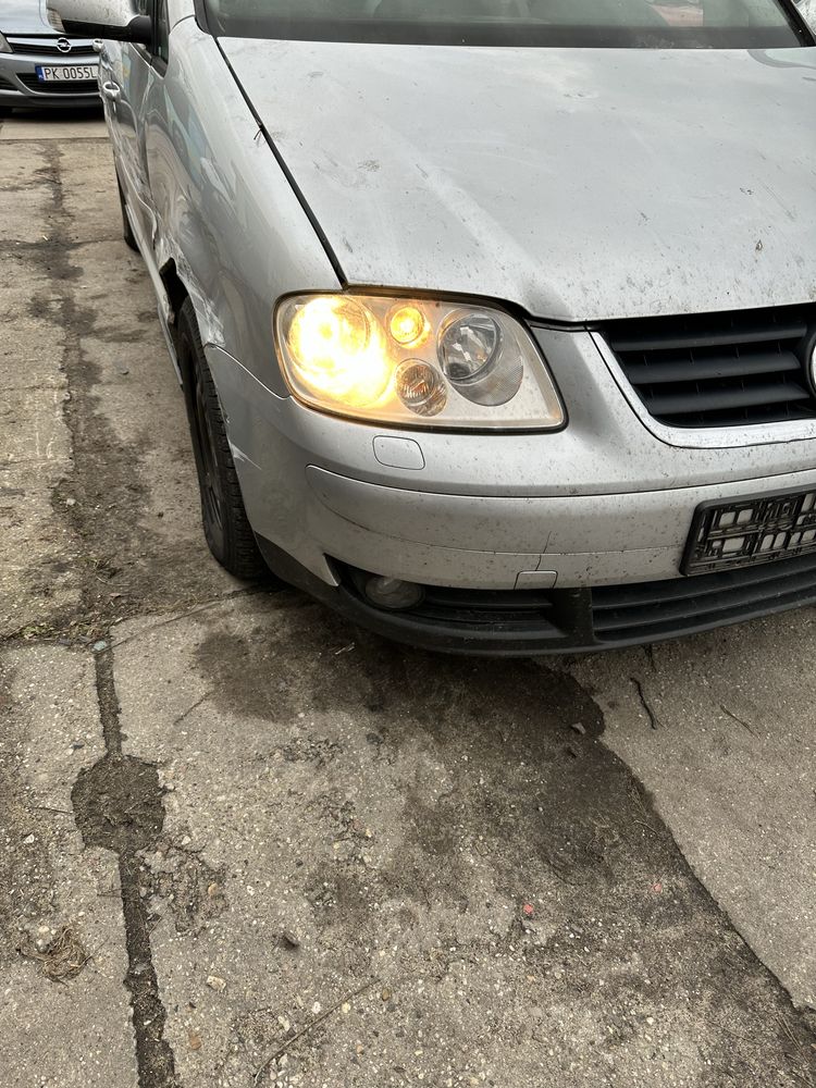 Zderzak przód Touran I LA7W halogeny zderzak przedni