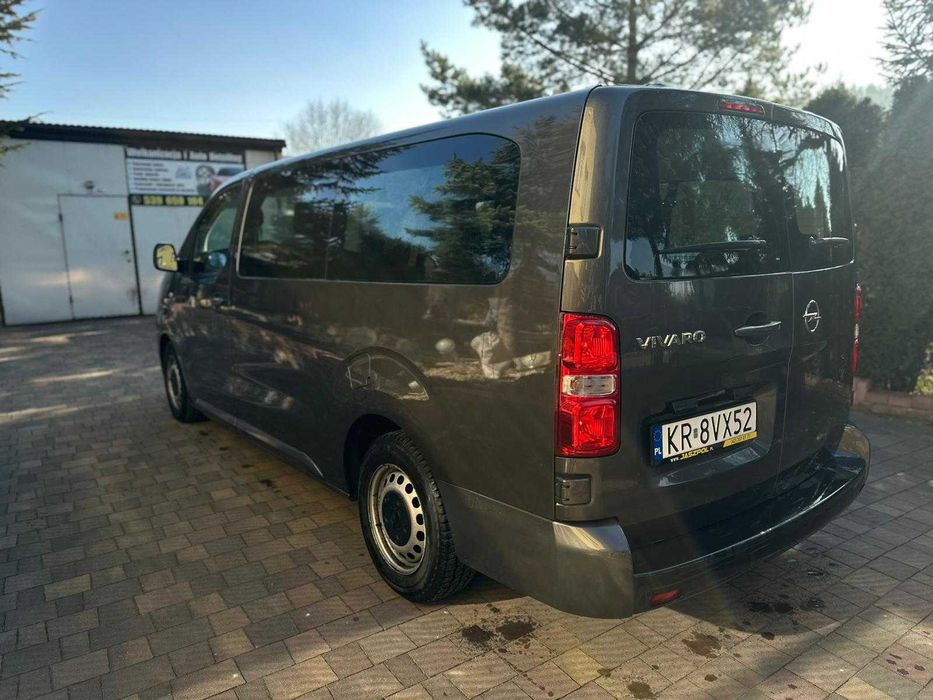 Opel Vivaro 2.0 diesel Long 9 osobowy  polski salon ,bezwypadkowy