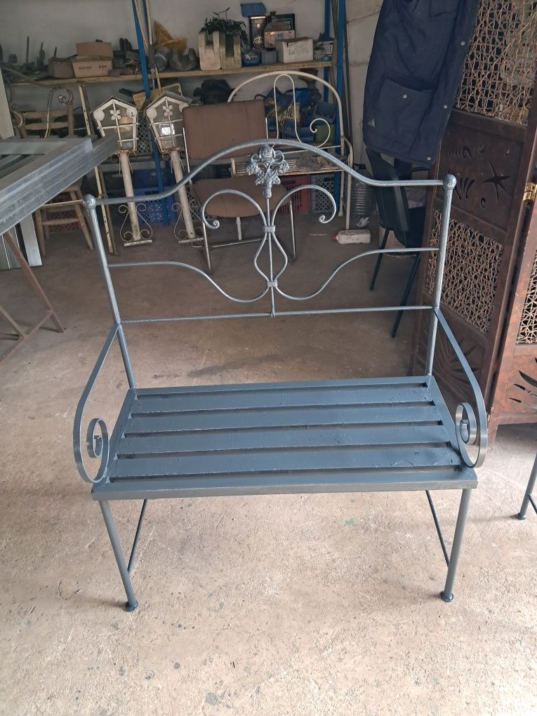 Bancos  para jardim.