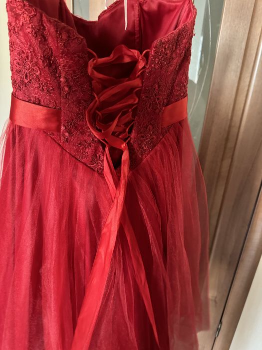 Яскрава червона сукня enigma з пишною спідницею, розмір 36