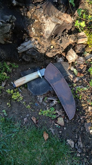 Ręcznie wykuty nóż/kosa/sierp.Knifemaking.Ręcznie rzeźbiona rękojeść.
