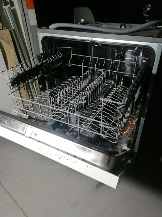 Máquina lavar loiça encastre excelente