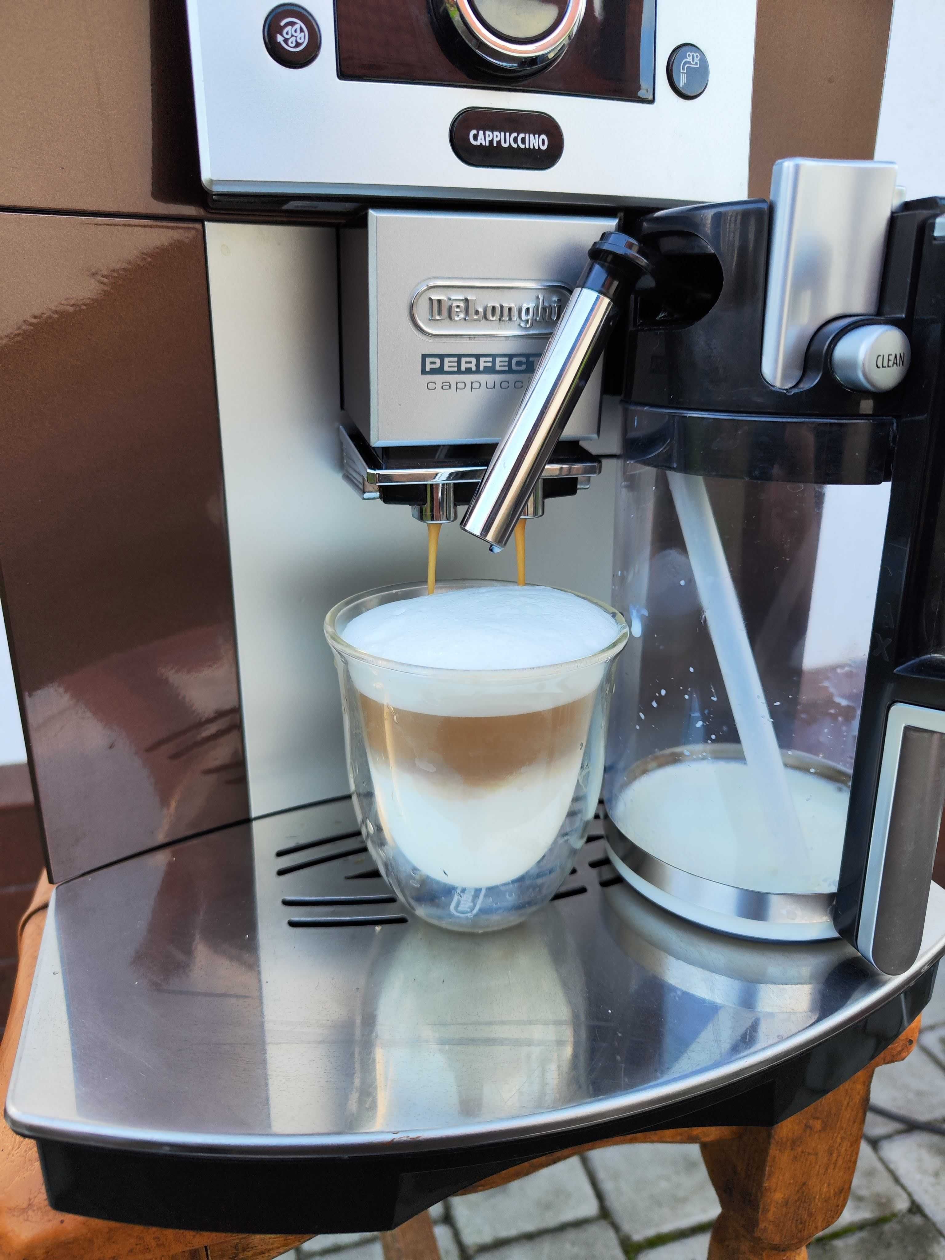 Кавомашина кофемашина Delonghi Perfecta ESAM 5500 новий молочник