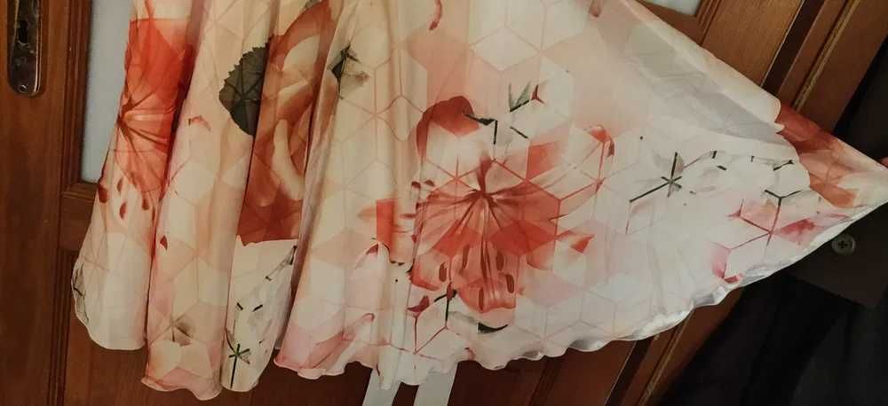 Elegancka sukienka 152