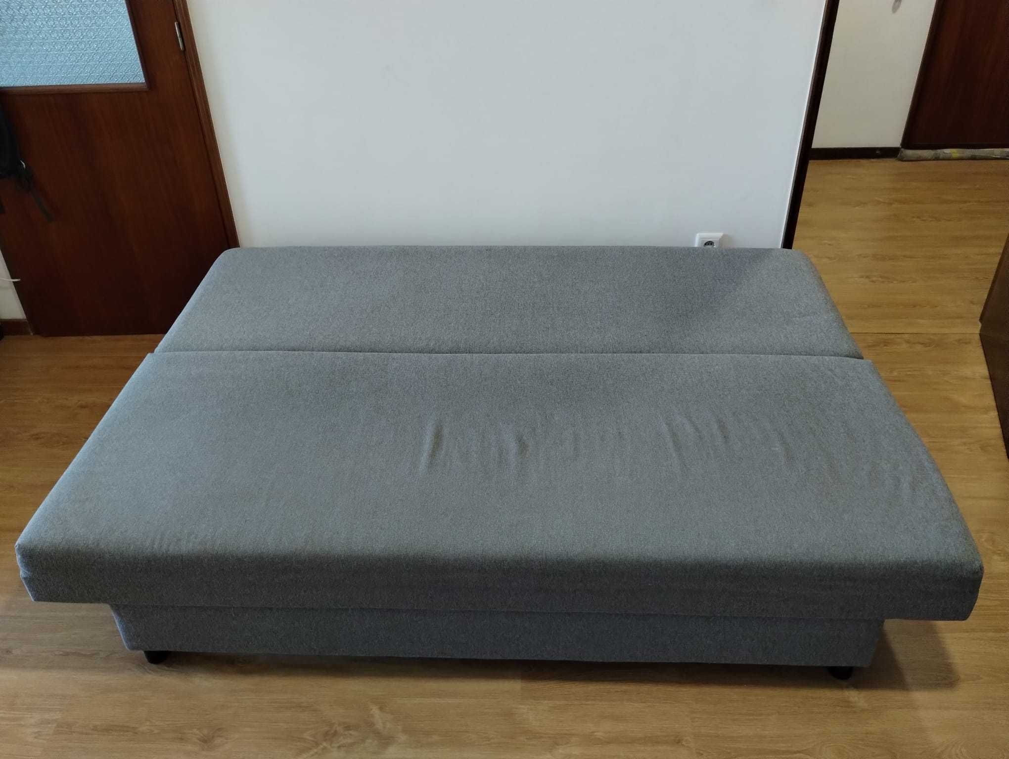 Sofá-cama em boas condições