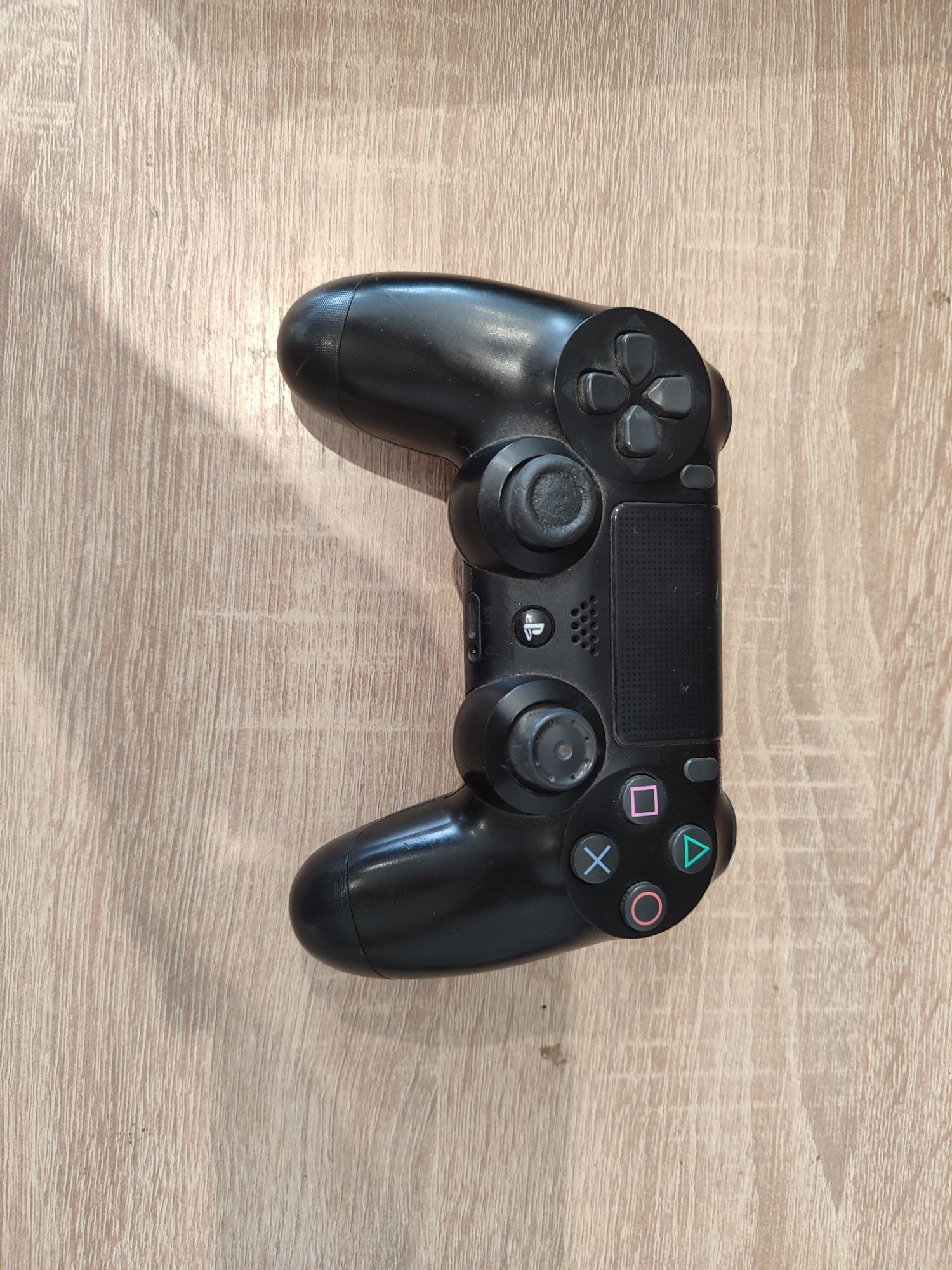 Продам playstation 4 pro на 1 терабайт