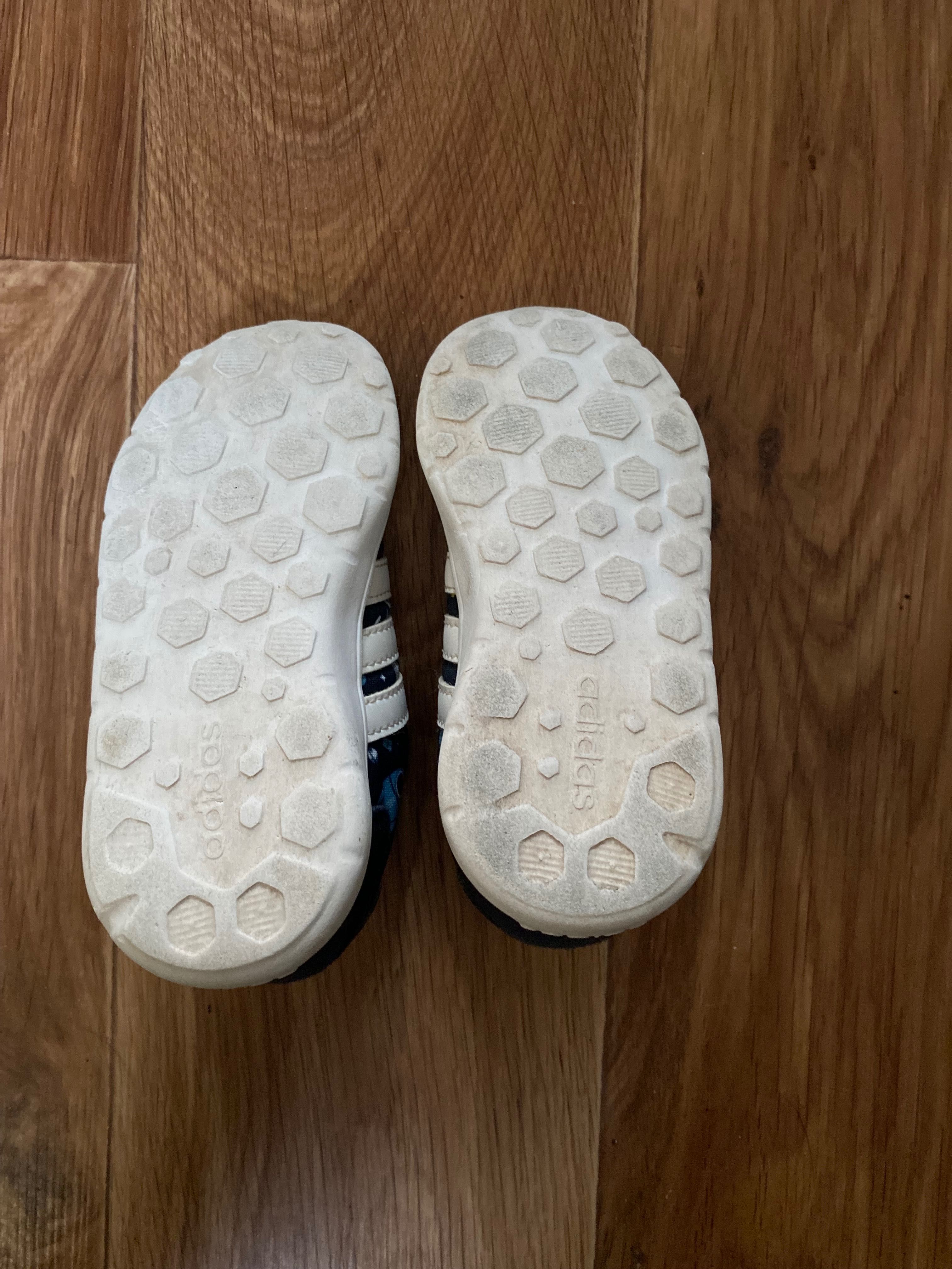 Adidas - кросівки дитячі розмір 24