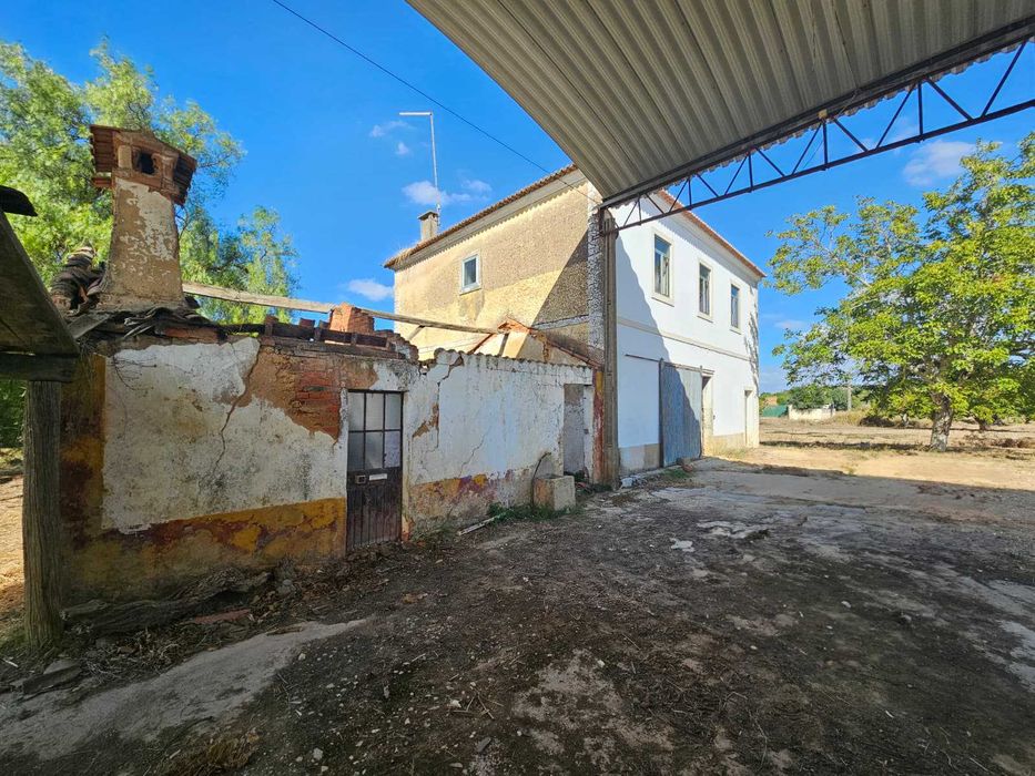 Quintinha da Ilha, Torres Novas, Junto ao Rio Almonda
