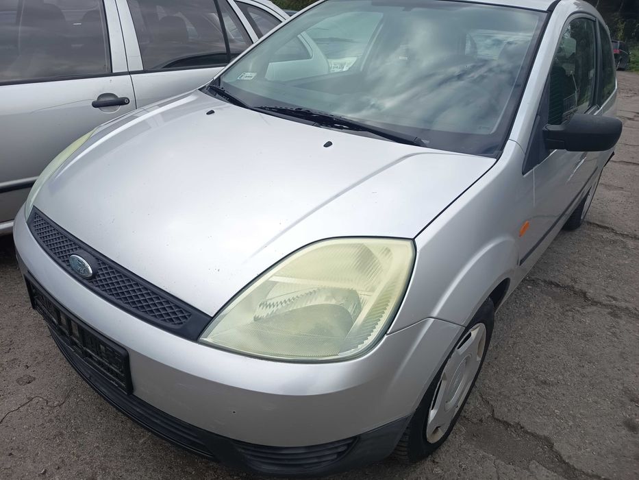 Ford Fiesta MK5 62 zderzak przedni FV transport/dostawa
