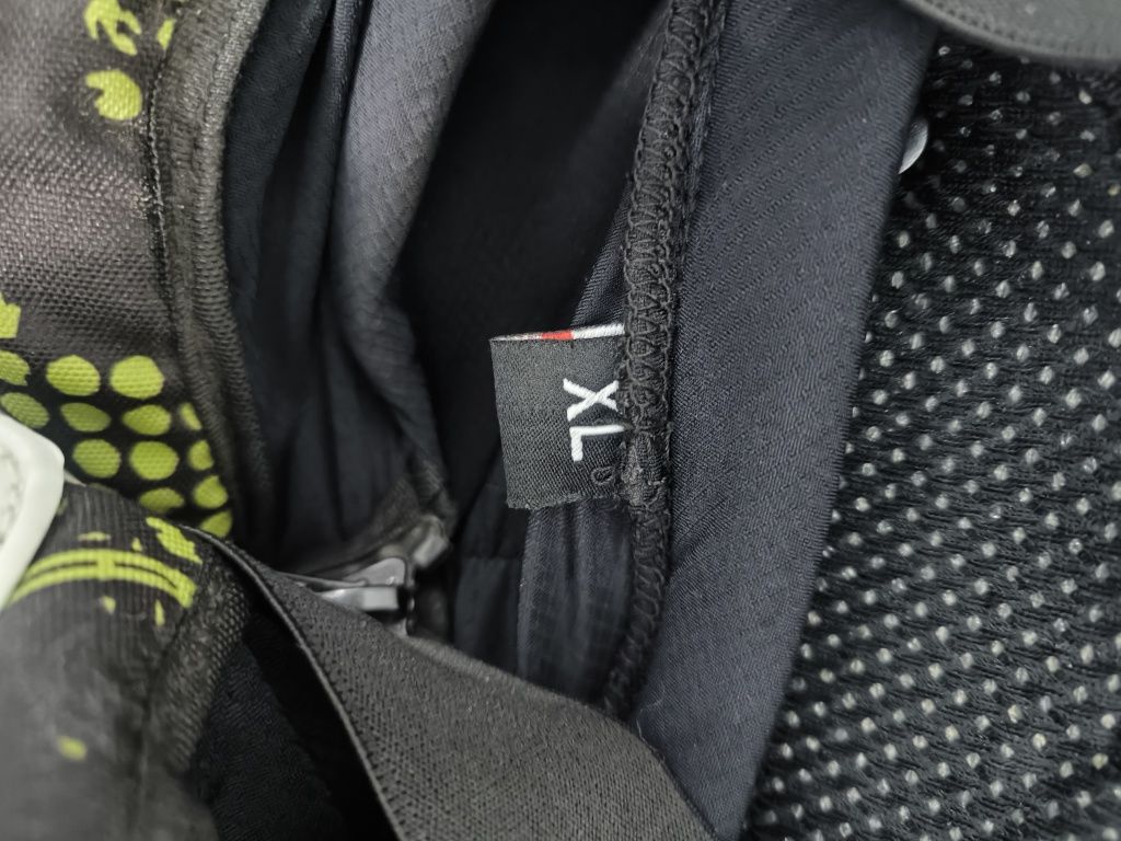 Colete integral com protecções para moto
lovo