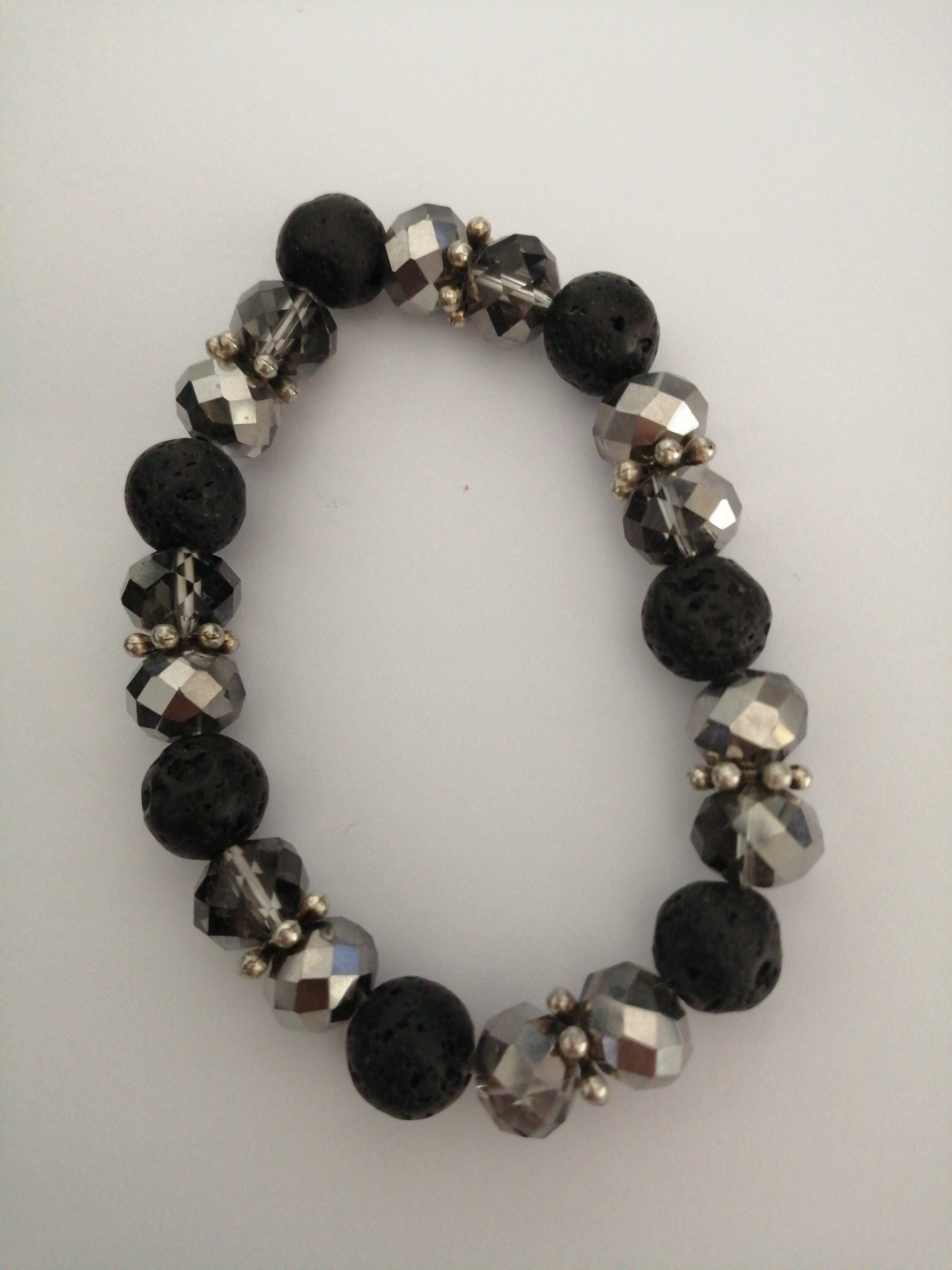 Colares e pulseiras