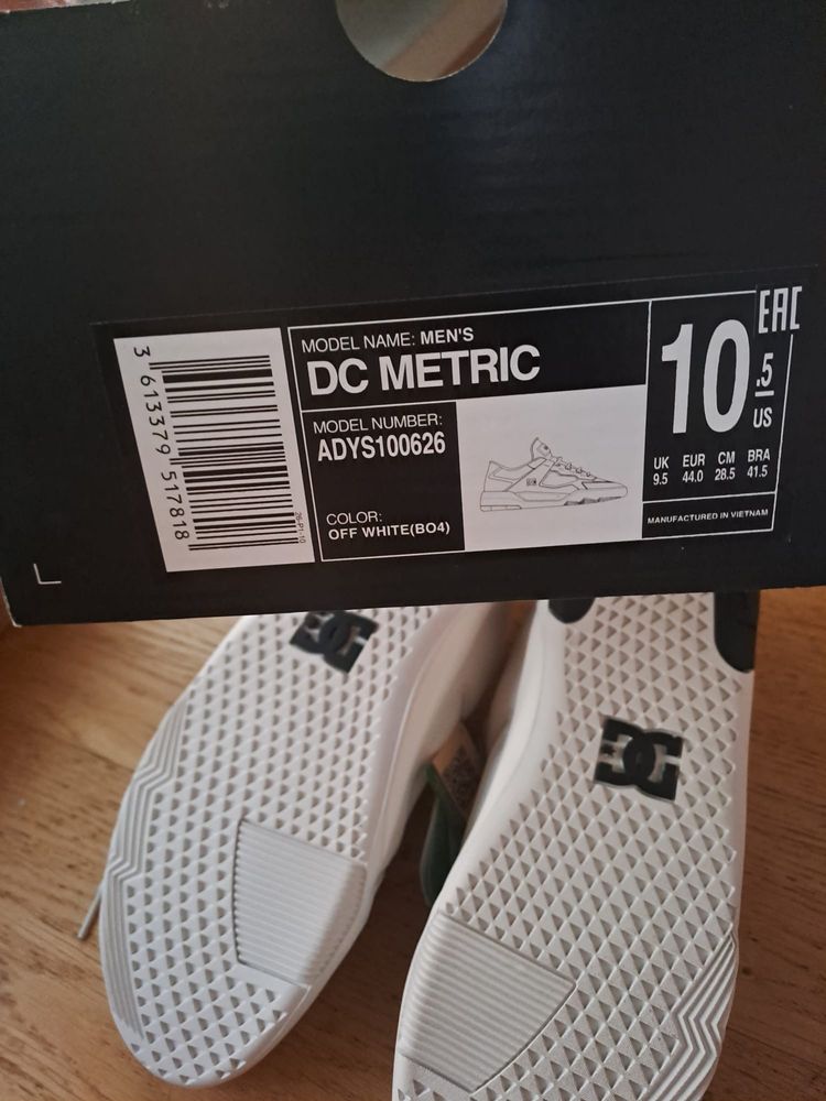 Buty adidasy sneakery DC shoes metric 44 białe beżowe kremowe