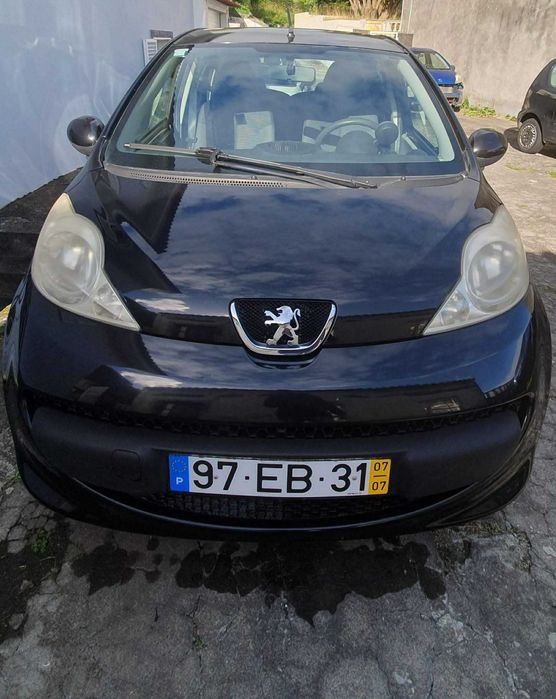 Vende-se Peugeot 107