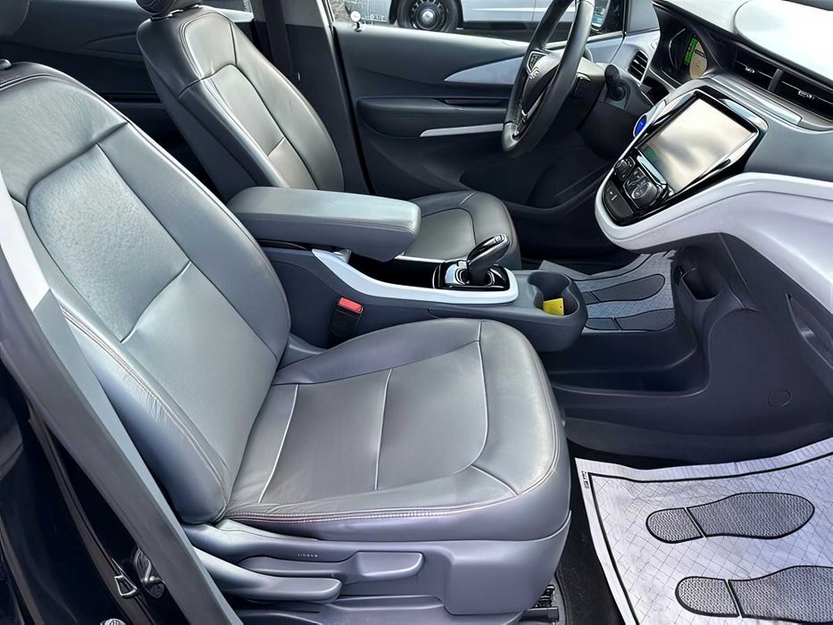 Chevrolet Bolt EV      2017