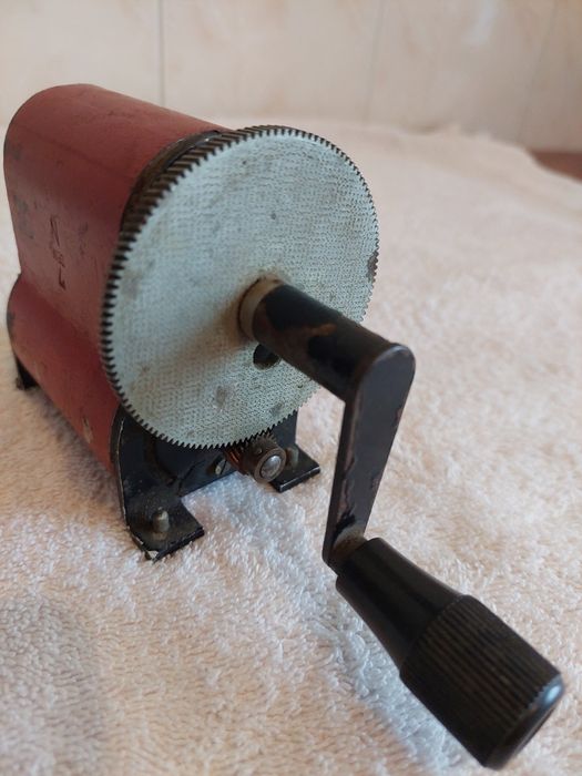 Продам магнето на полевой телефон.