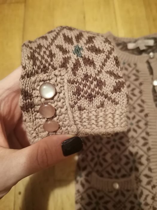 Śliczny sweterek bawełniany na guziki 3/4 lata