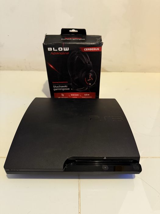 Konsola PS3 i słuchawki blow