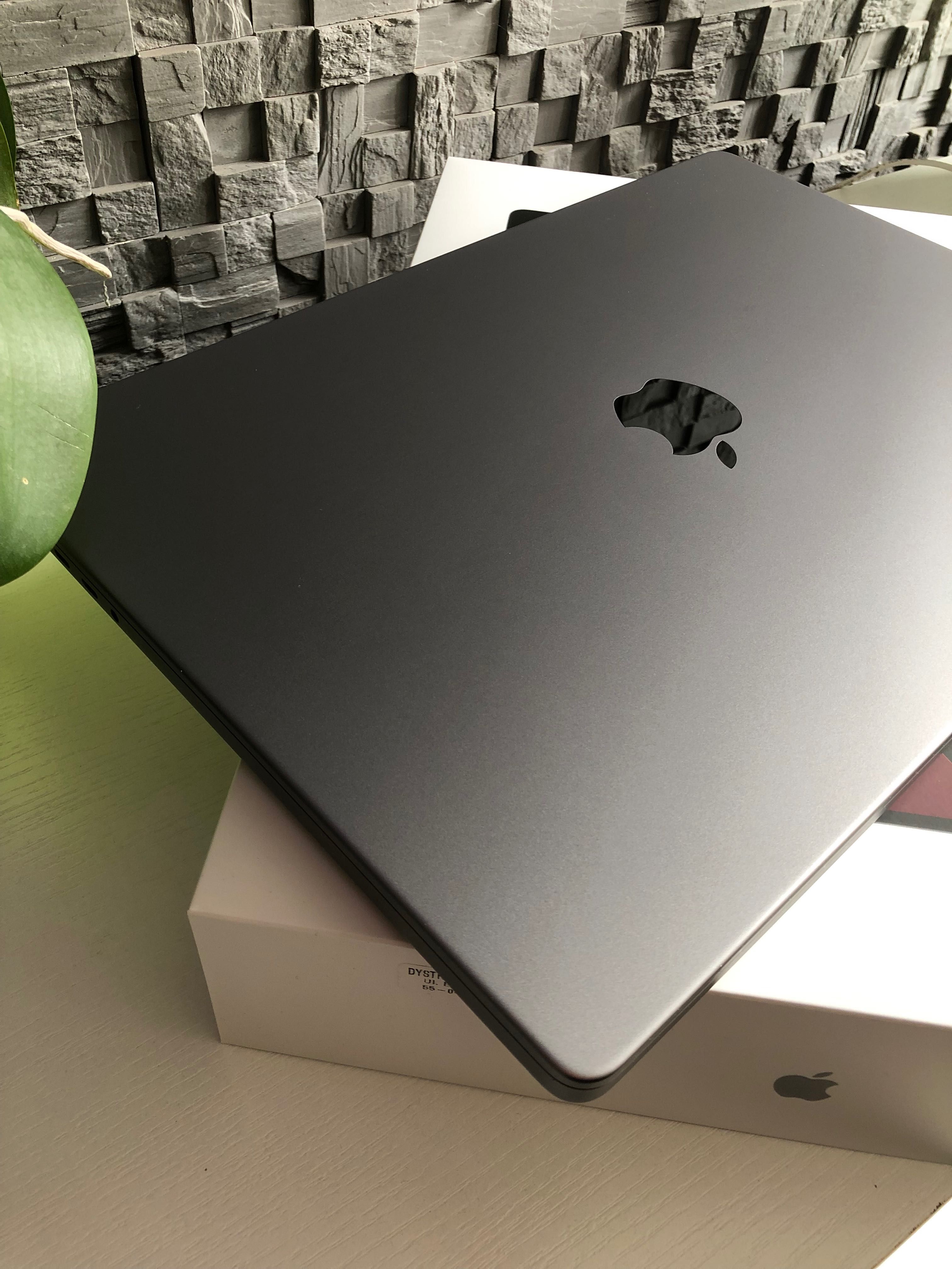 MacBook Pro 16 M2 Pro Gwarancja