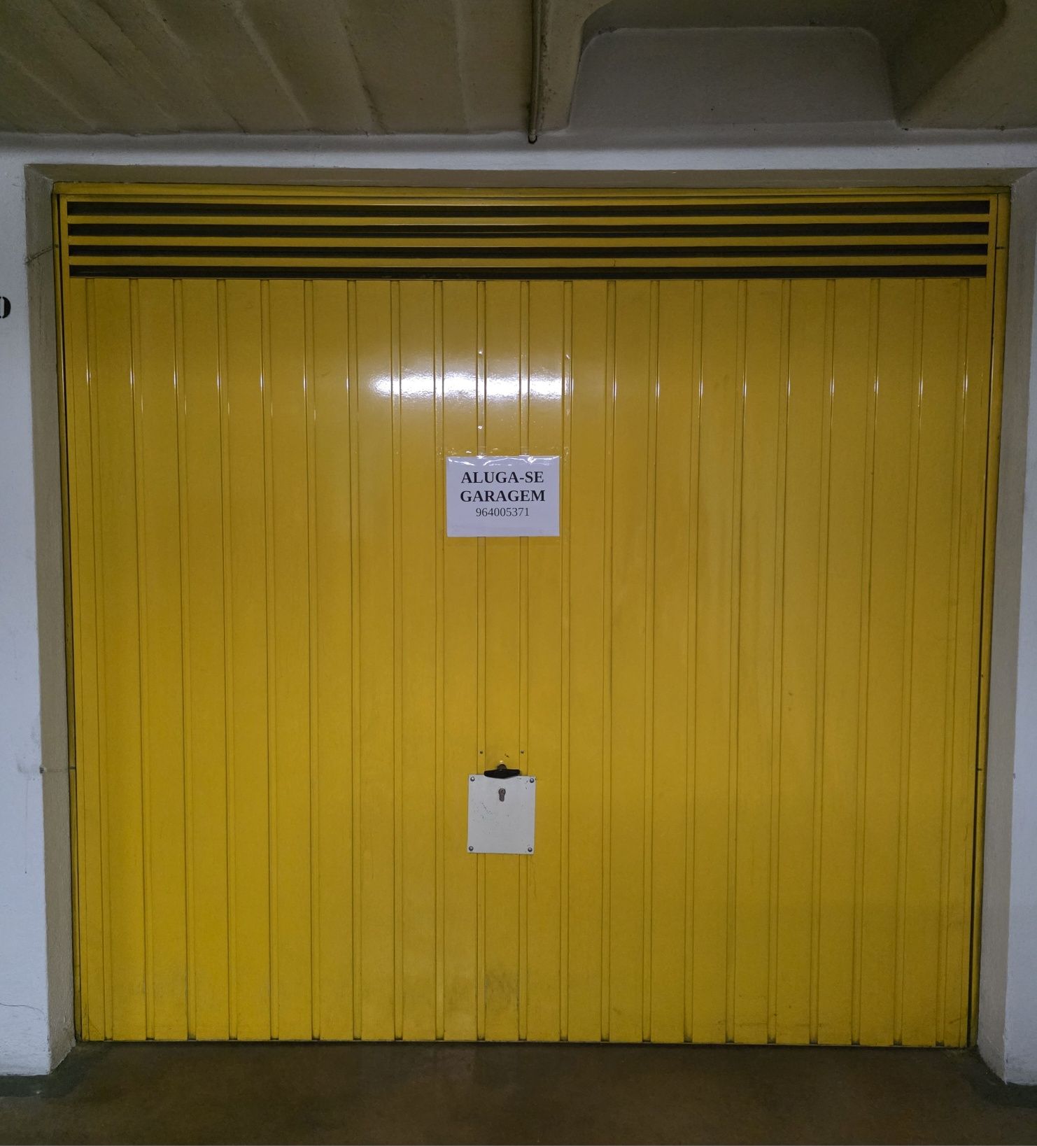 Aluga-se Garagem Vila Franca Xira - 2 Automóveis