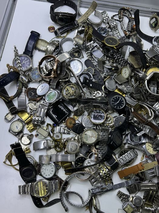 Часы на запчасти