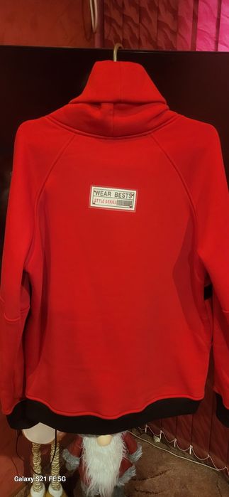 Женский свитшот.