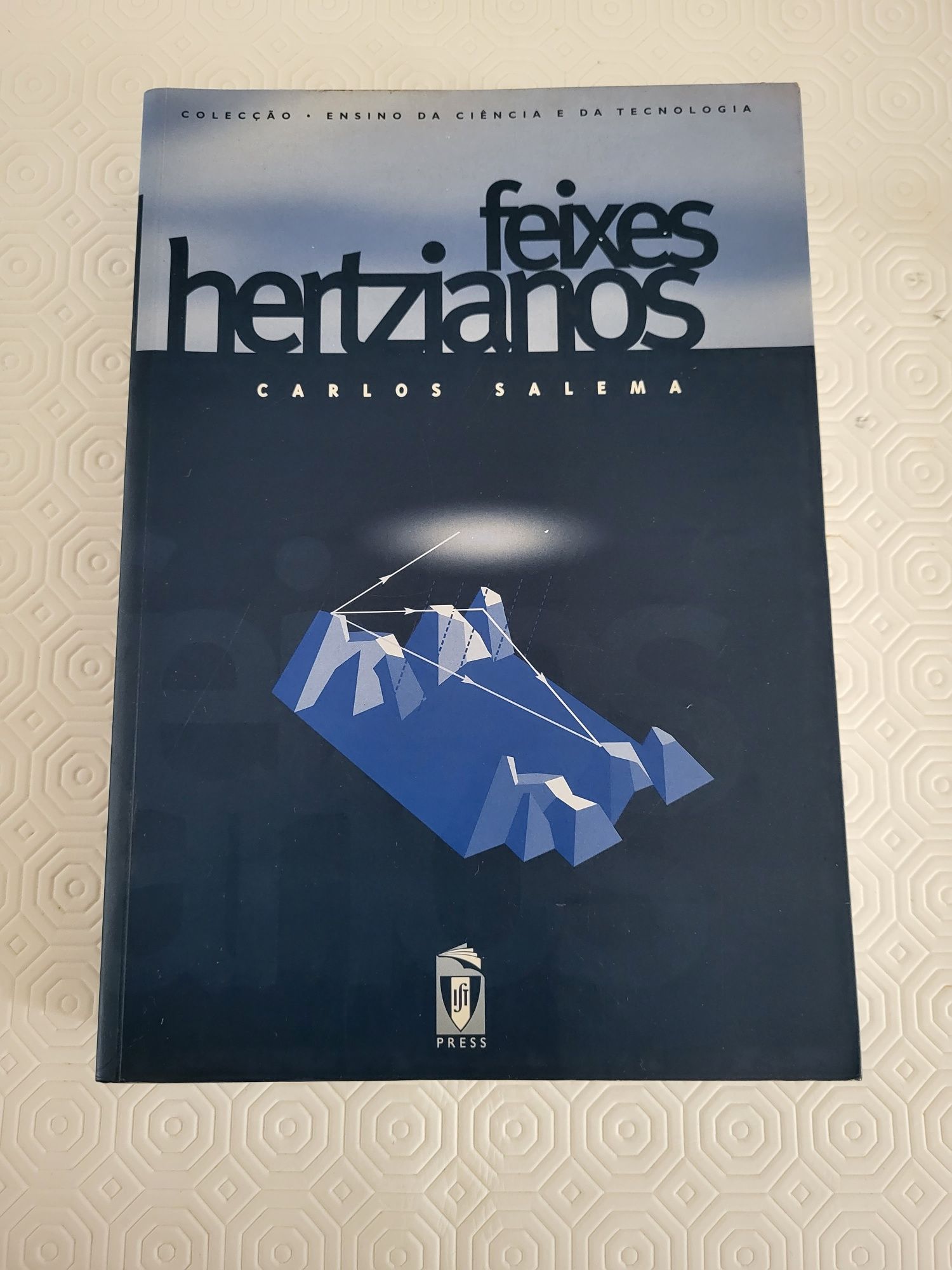 Livro Feixes Hertizianos de Carlos Salema