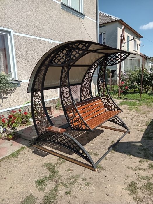 Ковані садові гойдалки