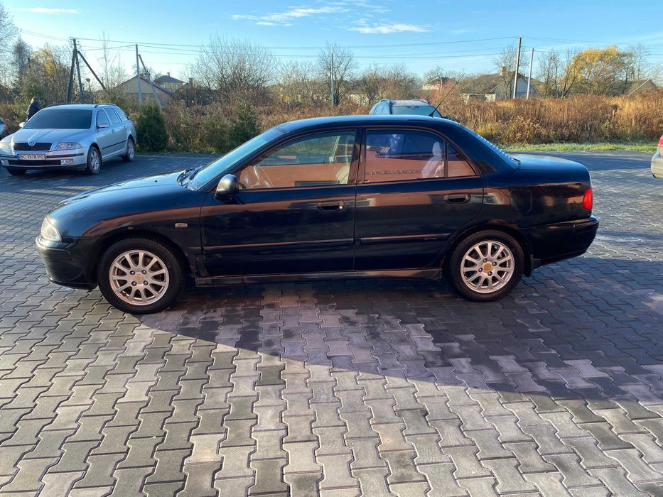 автомобіль MITSUBISHI CARISMA 2003 рік