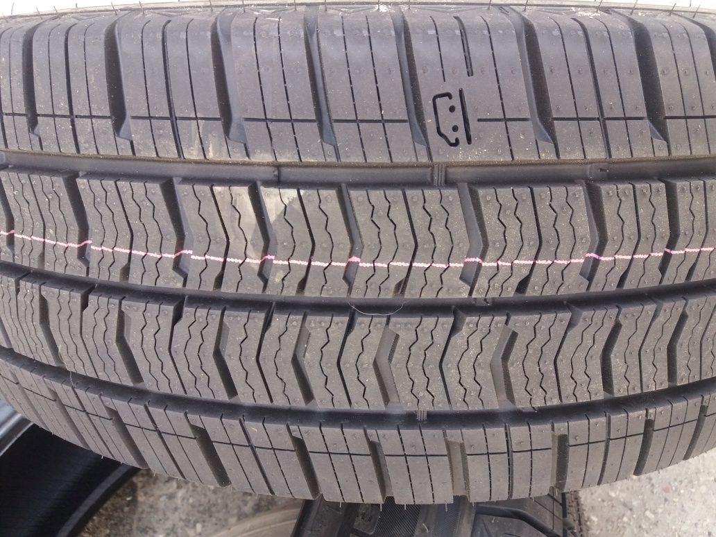 Opona 225/70 R15C bus dostawczak KUMHO wielosezonowa