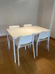 Mesa com cadeiras