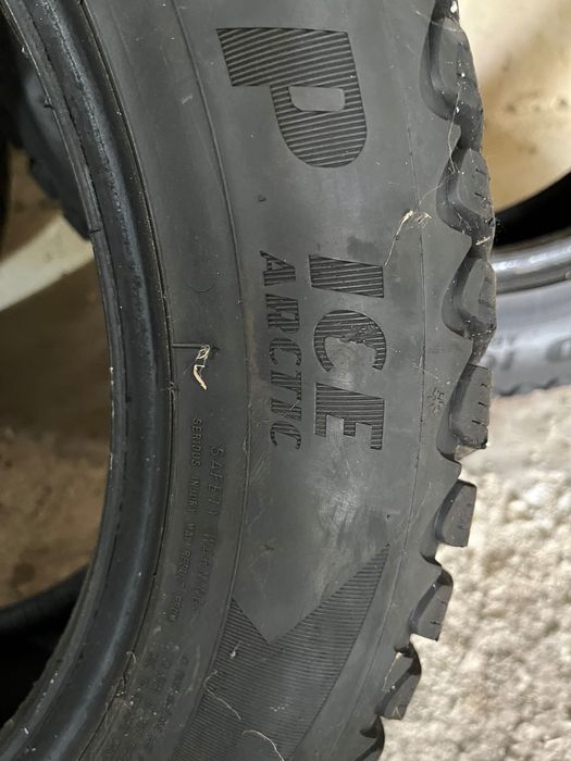 Шини Goodyear UltraGrip Ice Arctic 235/55 R18 104T