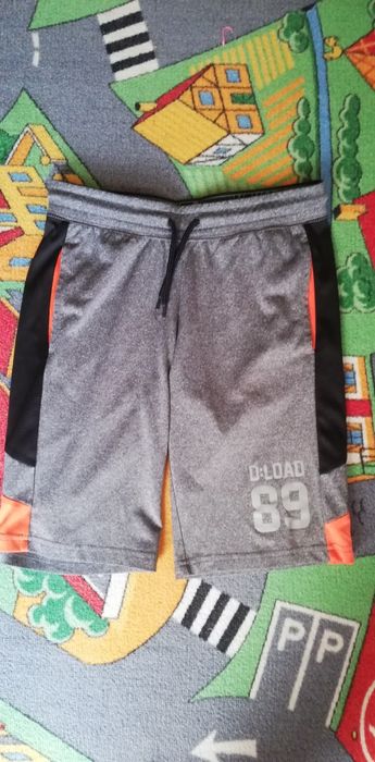 Spodenki rozmiar 140