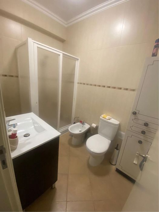 Aluguer quarto Charneca da Caparica