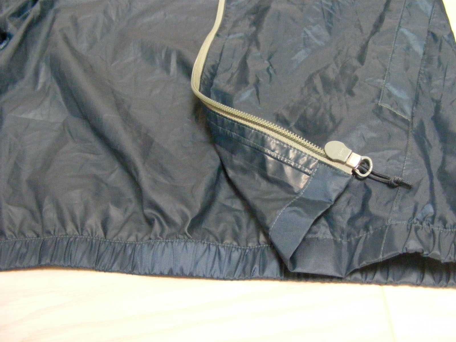 Дождевик , куртка для тенировок непромокаемая DECATHELON  на 12-13 лет