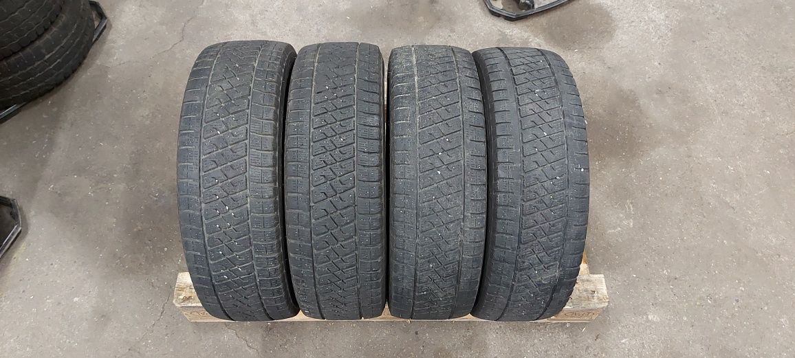Opony zimowe 215/70/15C LASSA