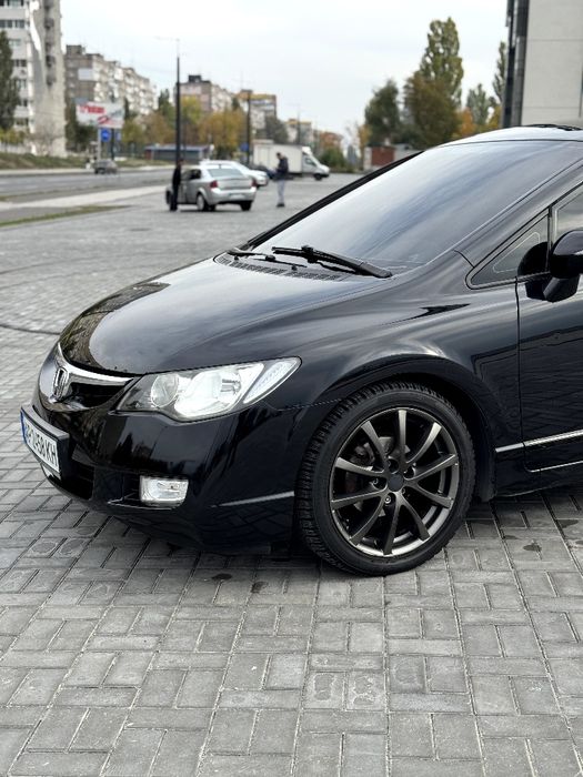 В продаже Honda Civic 2008 года 1.3 гибрид