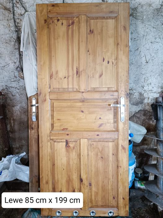 Drewniane drzwi używane