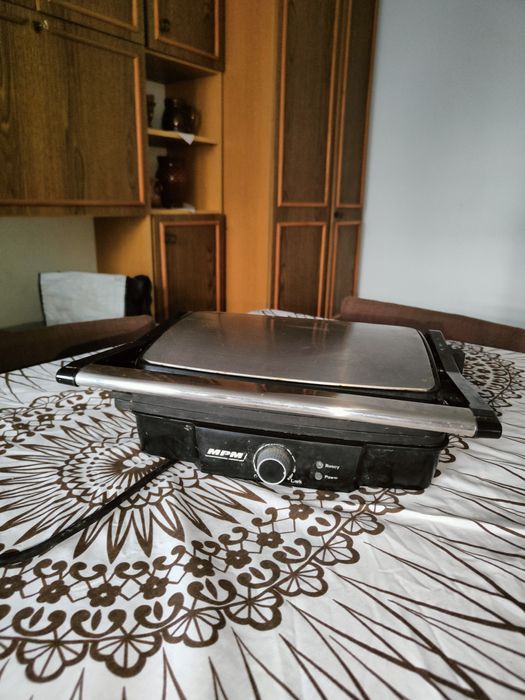 Gril elektryczny MPM MGR-09M