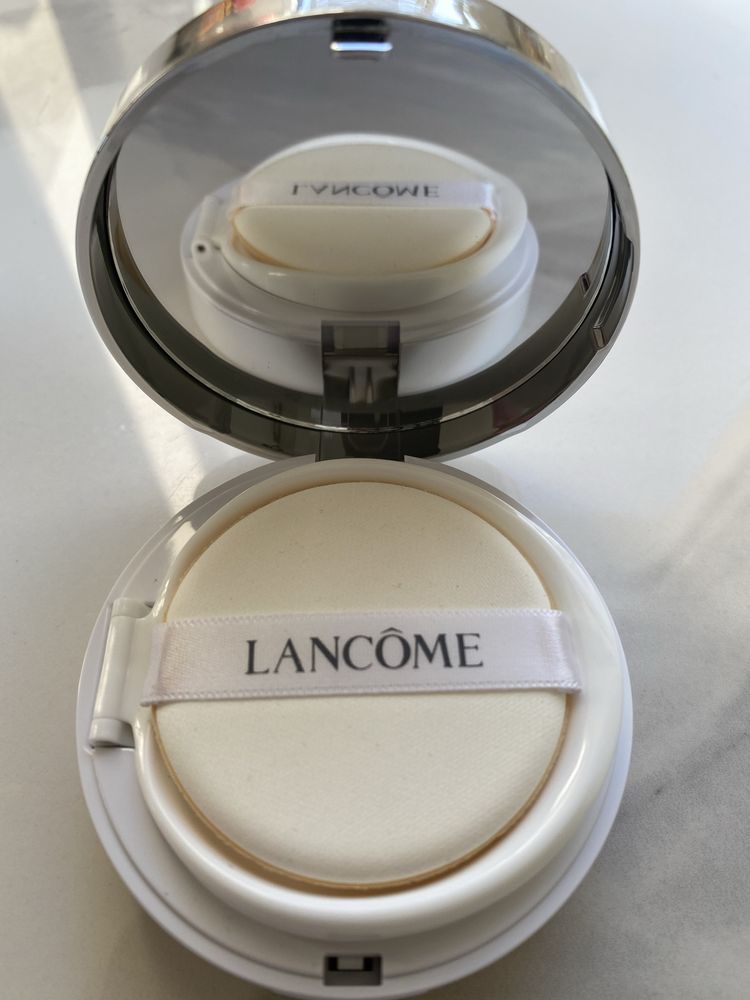 Podkład Lancome Miracle Cushion fluid w musie gąbeczce