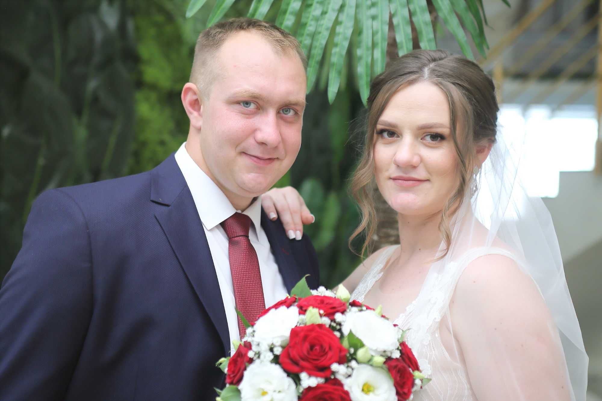 Ведущая с музыкой-4500гр. Свадьбы.Юбилеи.Дни рождения. Дети-1 годик.