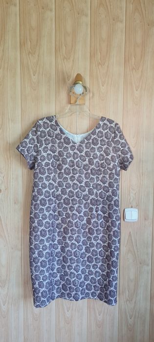Sukienka XXXL z krótkim rękawem