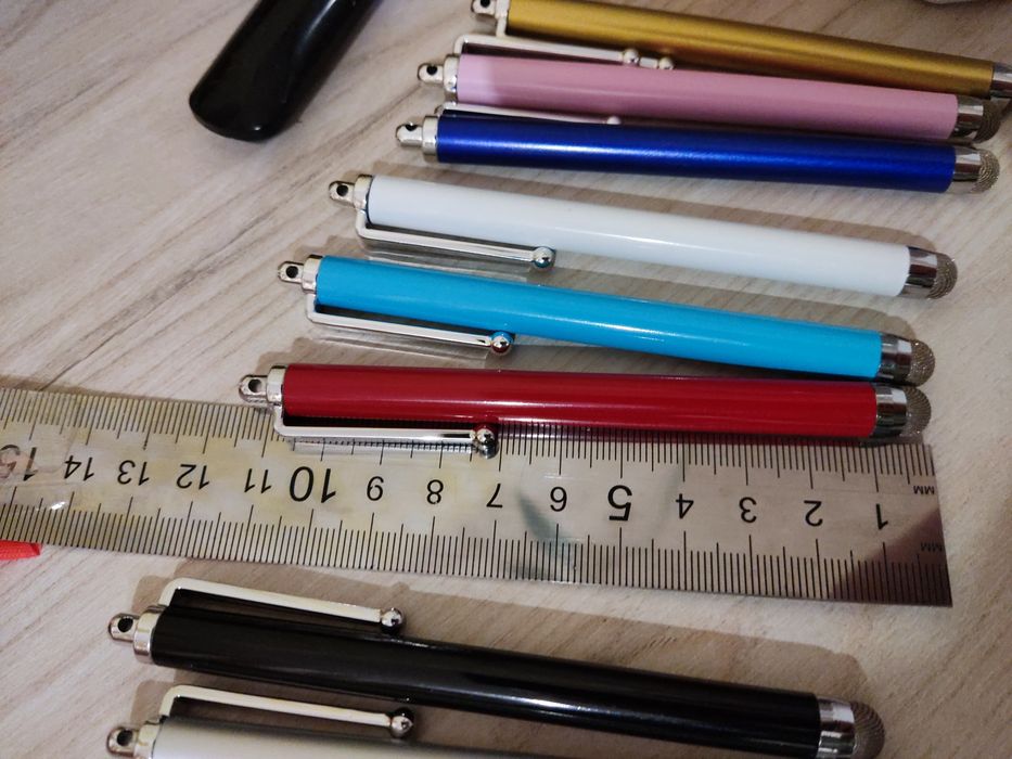 Стилус с металлической сеточкой.