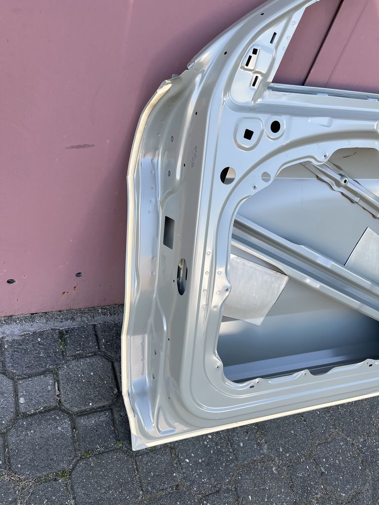 Lynk & CO drzwi przednie prawe nowe