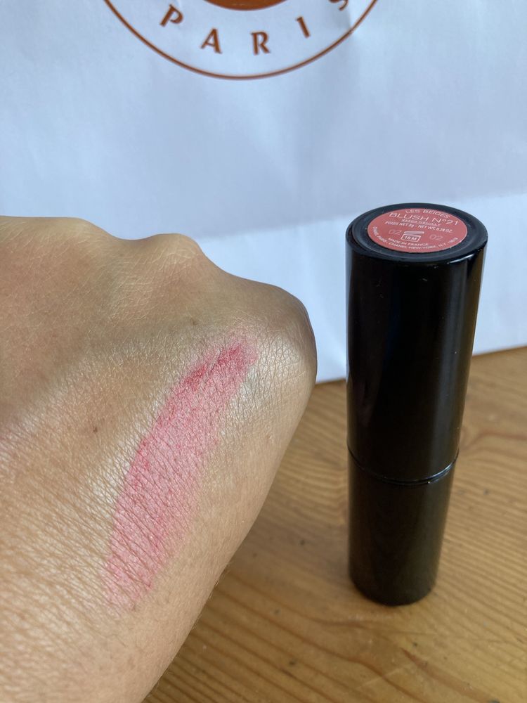 Róż blush stick Chanel policzki