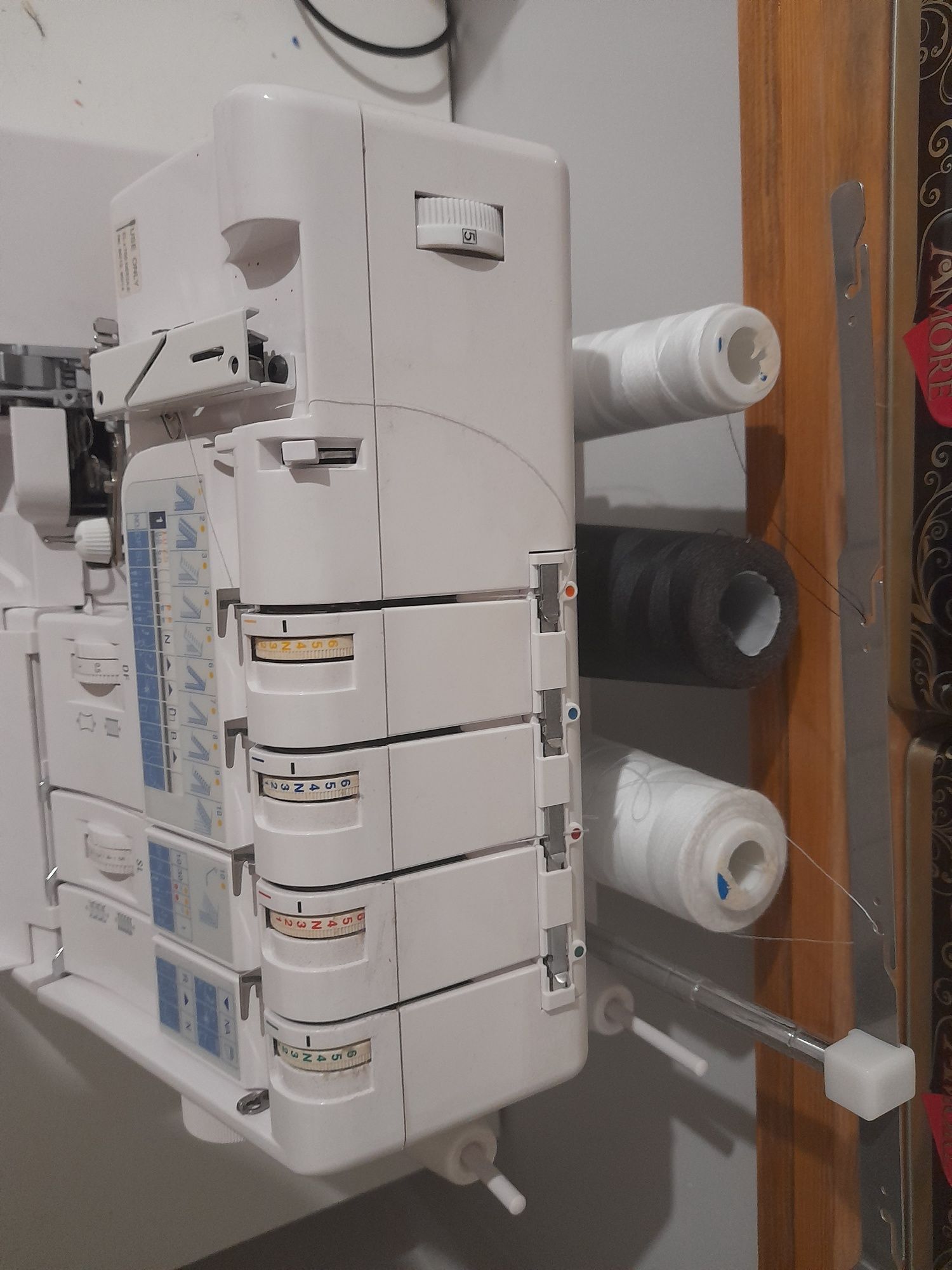 Coverlock overlock Janome 1200D professional