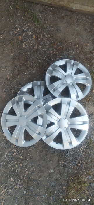 Продам колпаки 15 дюймов 4 шт. комплект